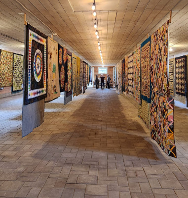 red-barn-quilt-sale-kemptville.jpg
